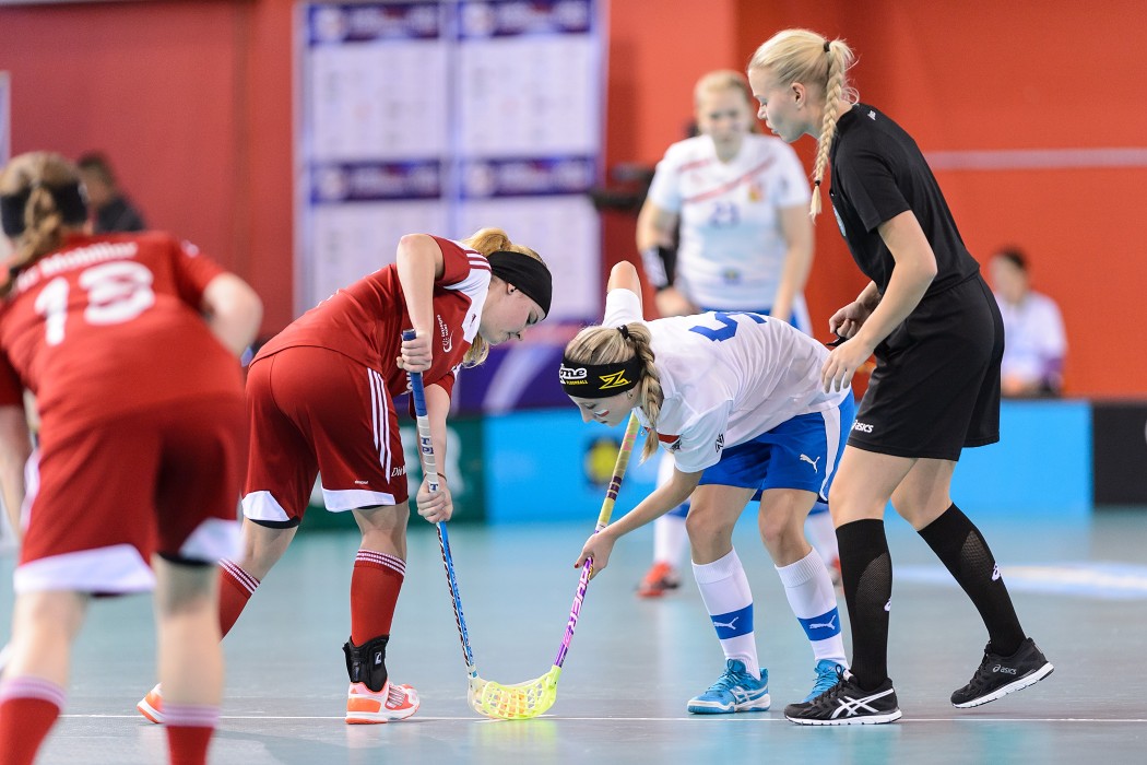 Euro Floorball Tour 2014 -  CZE WU19 vs SUI WU19 - 3:2